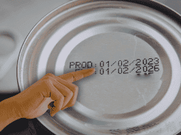 Para los consumidores, es importante diferenciar entre 2 indicadores en los productos: fecha de caducidad y consumo preferente. ESPECIAL / CANVA