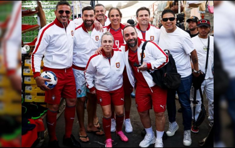 Para los aficionados, uno de los momentos más llamativos fue cuando los exjugadores aparecieron entre puestos de jerseys pirata, donde convivieron con la gente. INSTAGRAM / @portugal.legends