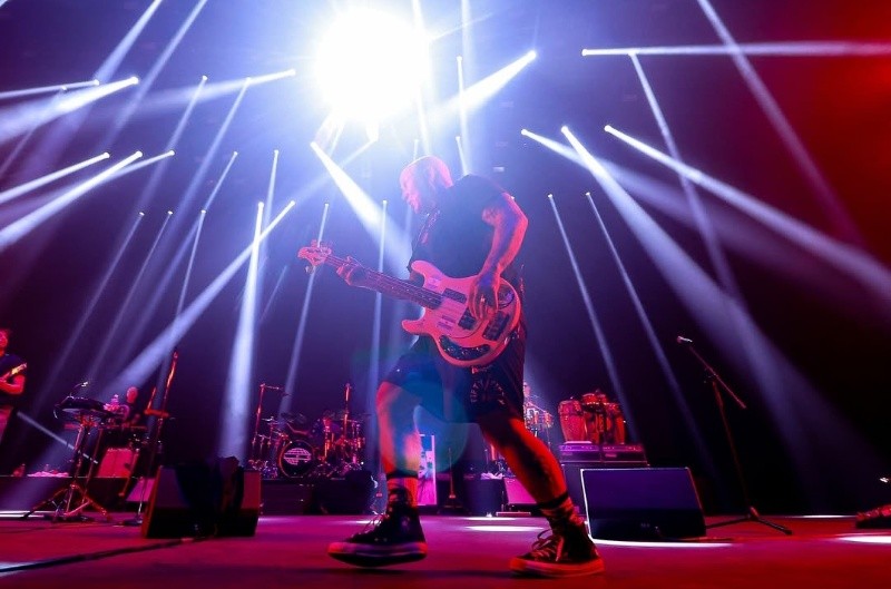 &nbsp;Flavio Cianciarulo, bajista principal, compositor y corista de la banda / Foto cortesía: @LFCOficial