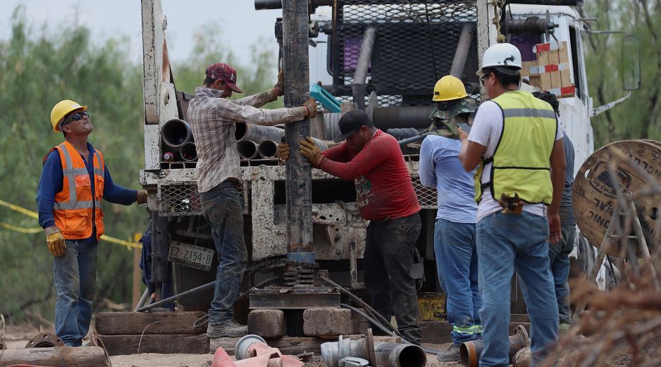 Al momento de la ruptura de la geomembrana se encontraban 25 trabajadores realizando excavaciones. EFE/A. Ojeda