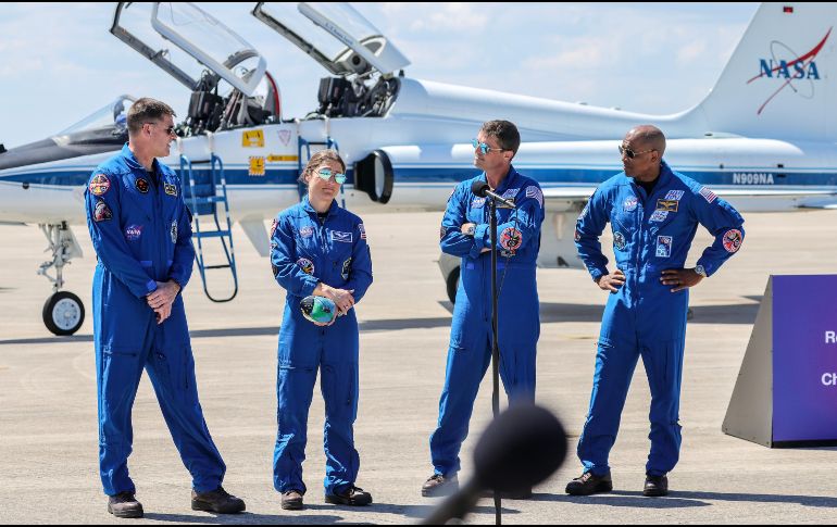 Los astronautas coincidieron en que los retrasos en las misiones han reforzado su preparación. EFE/C. Herrera
