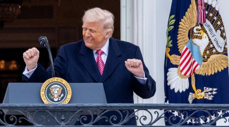 Donald Trump volvió a hablar de Irán no bien aterrizó en Miami. EFE/S. Thew