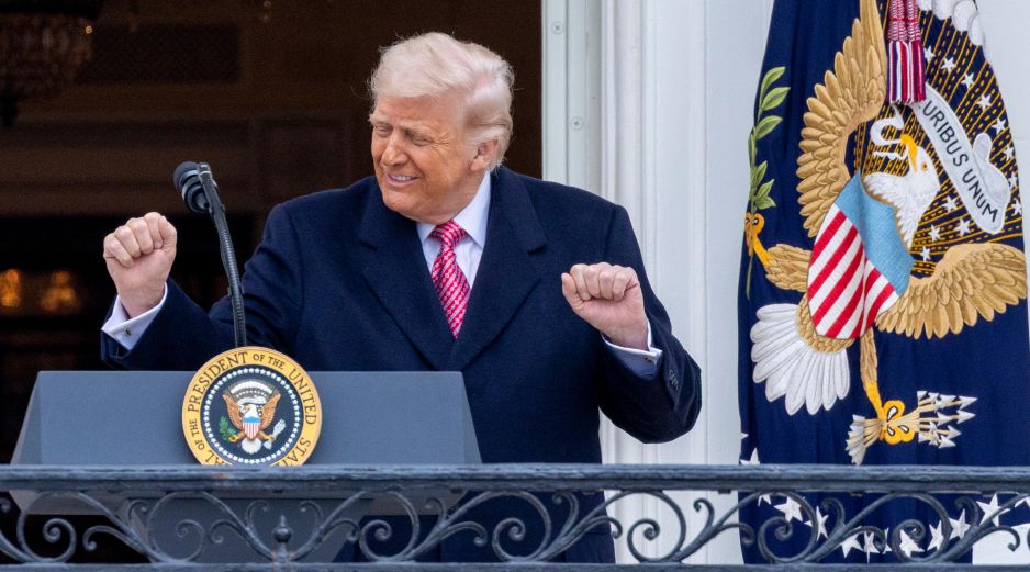 Donald Trump volvió a hablar de Irán no bien aterrizó en Miami. EFE/S. Thew