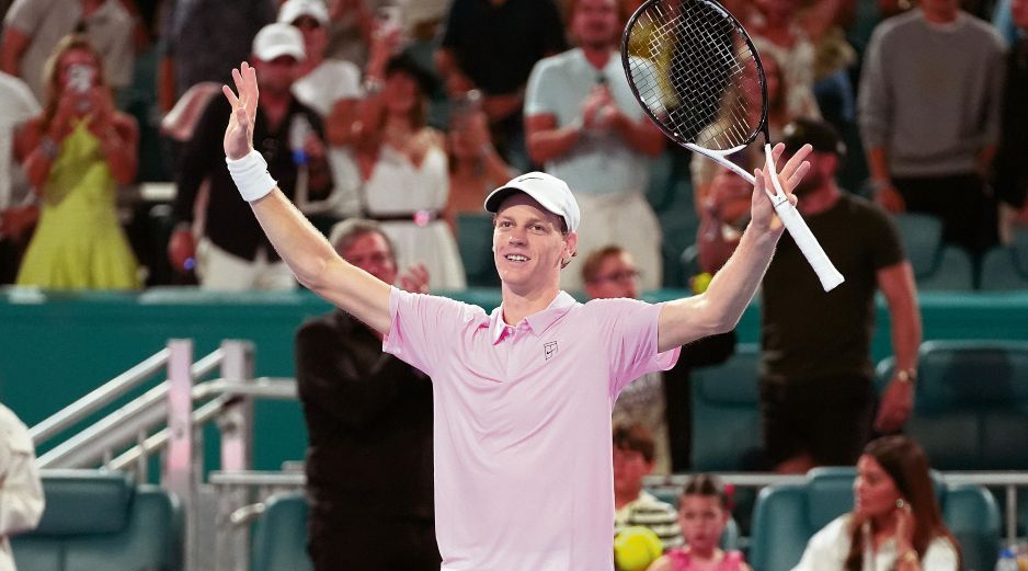 Jannik Sinner va por su segundo título en tres años en Miami. AP