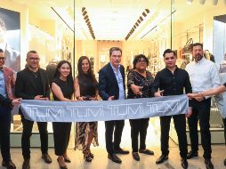 El corte de listón ceremonial fue encabezado por Noel Slater (centro), director general de Samsonite North LATAM. EL INFORMADOR/J. Acosta