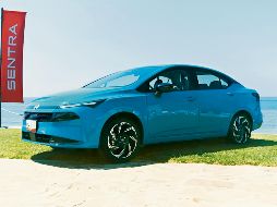 Sentra. En su novena generación, este modelo cuenta con una parrilla de color negro y rines de hasta 18 pulgadas de corte aerodinámico. ESPECIAL