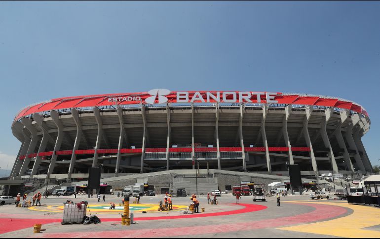 Durante casi dos años, el Coloso de Santa Úrsula cerró sus puertas para modernizar sus instalaciones, pero el rediseño arquitectónico sacrificó amplias áreas de estacionamiento para cumplir con los rigurosos estándares de la FIFA. EFE/ Archivo