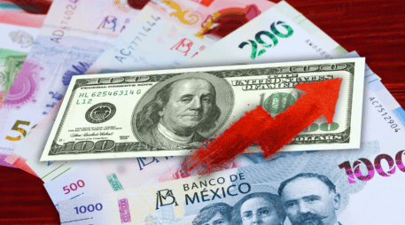Al menudeo, el dólar se terminó vendiendo en 18.56 pesos en Banamex, 18 centavos por arriba del jueves y su precio más caro desde el pasado 10 de diciembre. ESPECIAL / CANVA