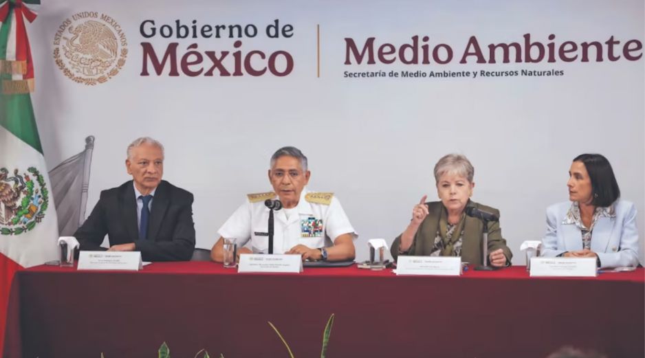 El grupo integrado por Pemex, Semar, Semarnat, Sener, ASEA y Profepa, así como autoridades estatales y municipales, detalló que hasta el día de hoy se han recolectado más de 700 toneladas de contaminante. SUN/ F. ROJAS.