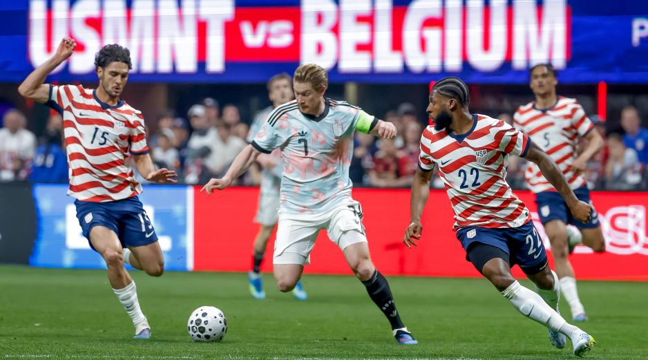 El encuentro amistoso dejó en evidencia la jerarquía europea ante un equipo norteamericano que se desmoronó en el complemento. EFE/ E. S. LESSER.