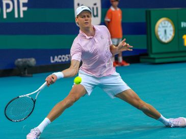 Sinner tiene la oportunidad de recortar más la distancia con Carlos Alcaraz por el número uno. EFE/ A. Boal.