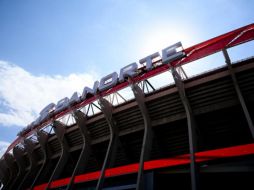 El fallecido intentó bajar del segundo al primer nivel del estadio; perdió el equilibrio y cayó a planta baja. IMAGO7