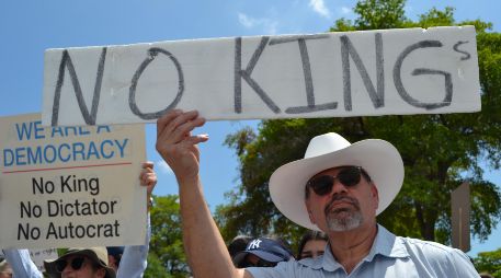 Las protestas se llevaron a cabo en ciudades como Nueva York, Washington, Chicago y Los Ángeles. EFE/ A. BELCHI