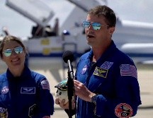 El peluche es una pequeña Luna sonriente con un gorro de capitán, el cual recrea la vista del cosmos y la Tierra. X/@NASA