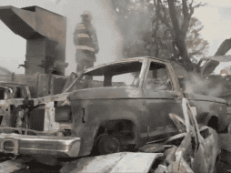 Tras varias horas de trabajo, el fuego fue controlado y extinguido en su totalidad alrededor de las 09:00 horas. ESPECIAL