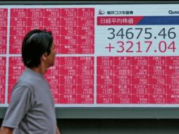 Poco después del inicio de las operaciones el indicador, que agrupa a los 225 títulos más representativos del mercado, bajaba un 4,52%. XINHUA