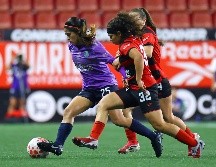 Tijuana rescató un empate dramático en los últimos instantes del encuentro, arrebatándole a Chivas una victoria que ya saboreaba. IMAGO7.