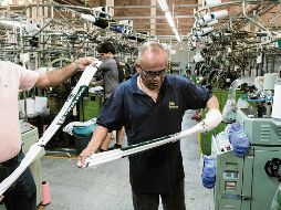 Producción de calcetines en planta textil de Jalisco, donde se elaboran prendas para distintos mercados nacionales e internacionales. EL INFORMADOR/ Archivo