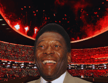 Aunque el Estadio Azteca cambió de nombre, no la historia de las grandes figuras que jugaron en su cancha, como Pelé. SUN  / ARCHIVO