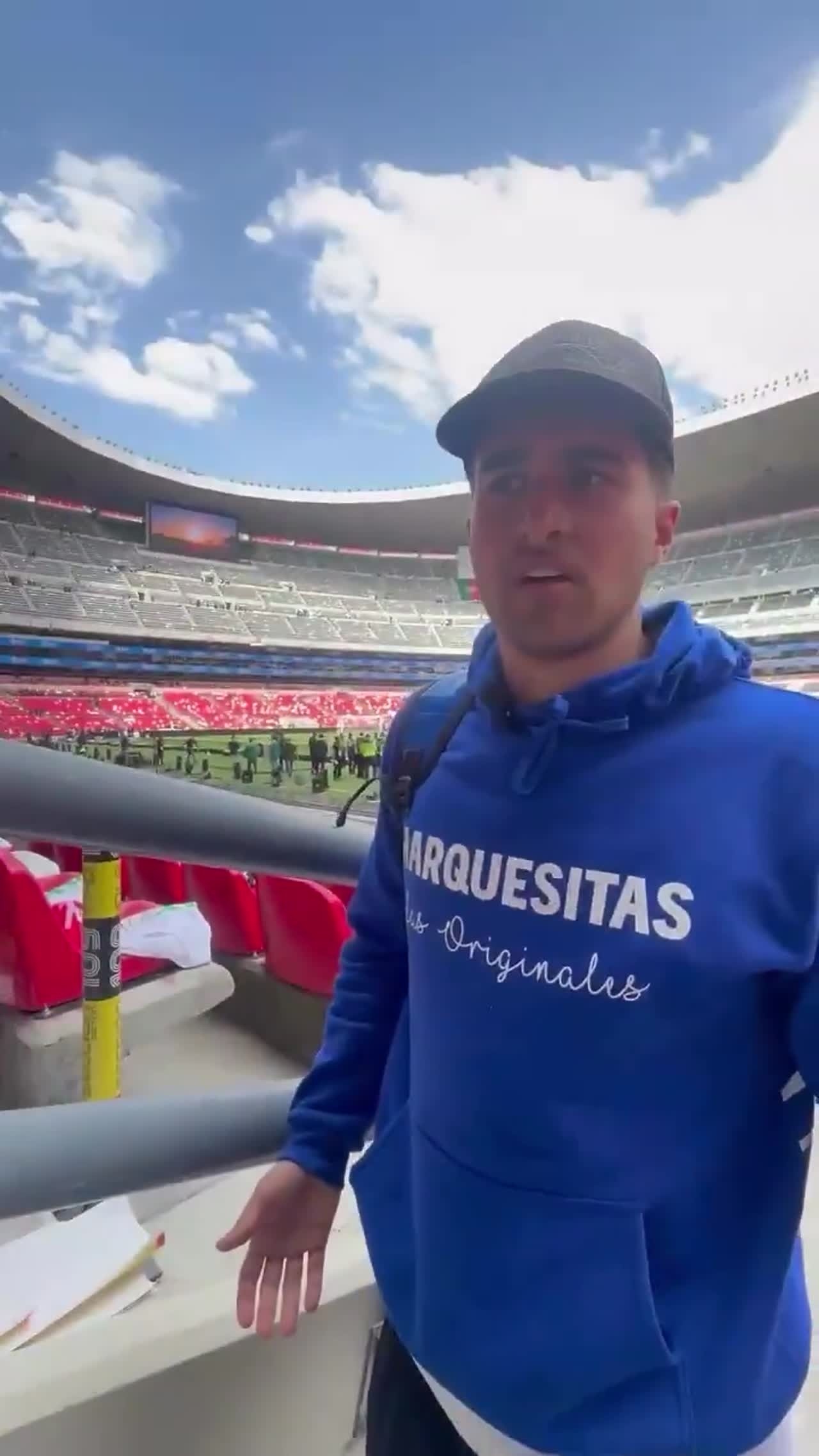 Isaac Brizuela aparece en México vs. Portugal, pero ¡vendiendo marquesitas! (VIDEO)