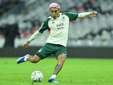 Julián Araujo durante el entrenamiento oficial de la selección nacional de Mexico, celebrado en el Estadio Azteca. Imago7/ Archivo.