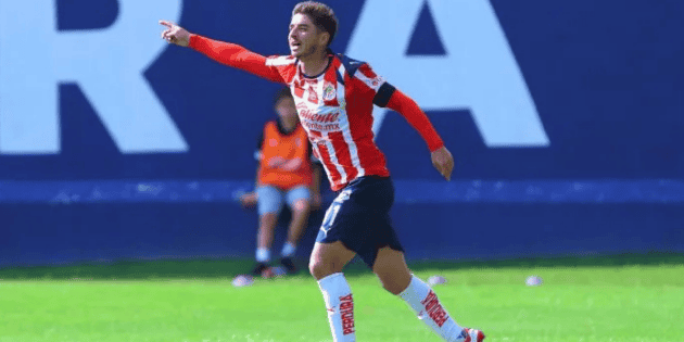 Isa&aacute;c Brizuela aparece en M&eacute;xico vs Portugal, pero &iexcl;vendiendo marquesitas! (VIDEO)