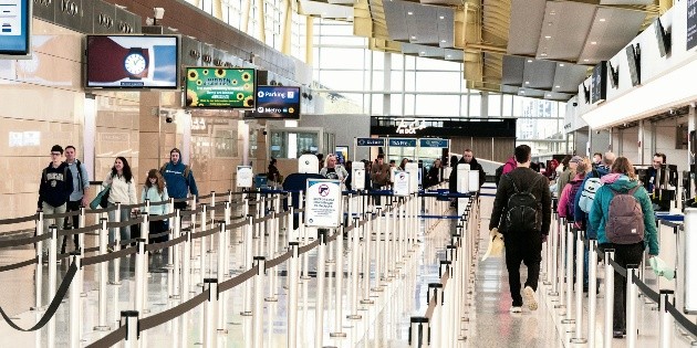 Pagos atrasados terminan par&aacute;lisis en aeropuertos de Estados Unidos