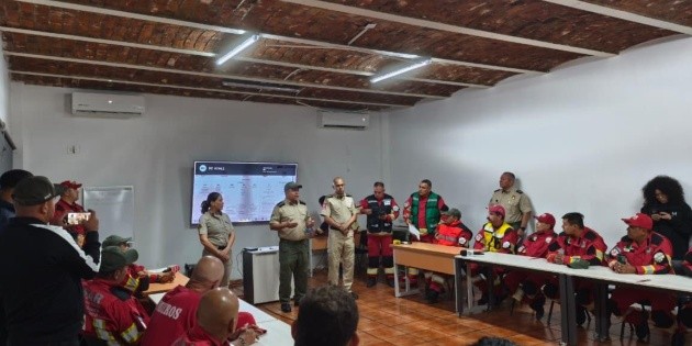 Jalisco env&iacute;a a Sinaloa a 40 elementos USAR para apoyar en rescate de mineros de Santa Fe