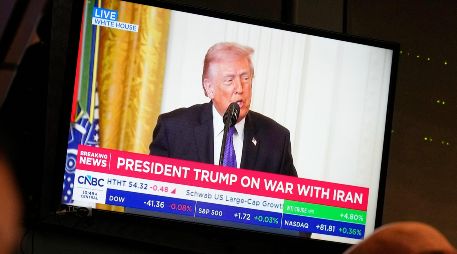 Israel y Estados Unidos lanzaron una oleada de ataques contra Irán, que golpeó Teherán en las primeras horas de la mañana de este martes. AP / S. WENIG