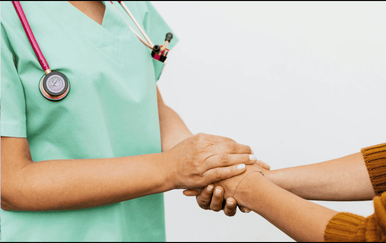 Estas prácticas, aunque suelen mencionarse en el mismo contexto, no significan lo mismo dentro del marco de los derechos humanos ni en la atención médica al final de la vida. CANVA