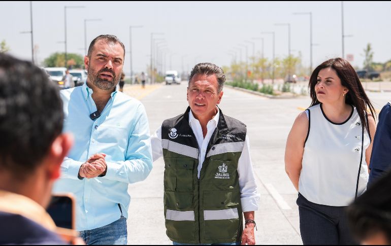 Se trata de una vía de dos kilómetros de largo que comprende cuatro carriles, la cual busca conectar colonias aledañas con la Línea 4 del Tren Ligero. ESPECIAL