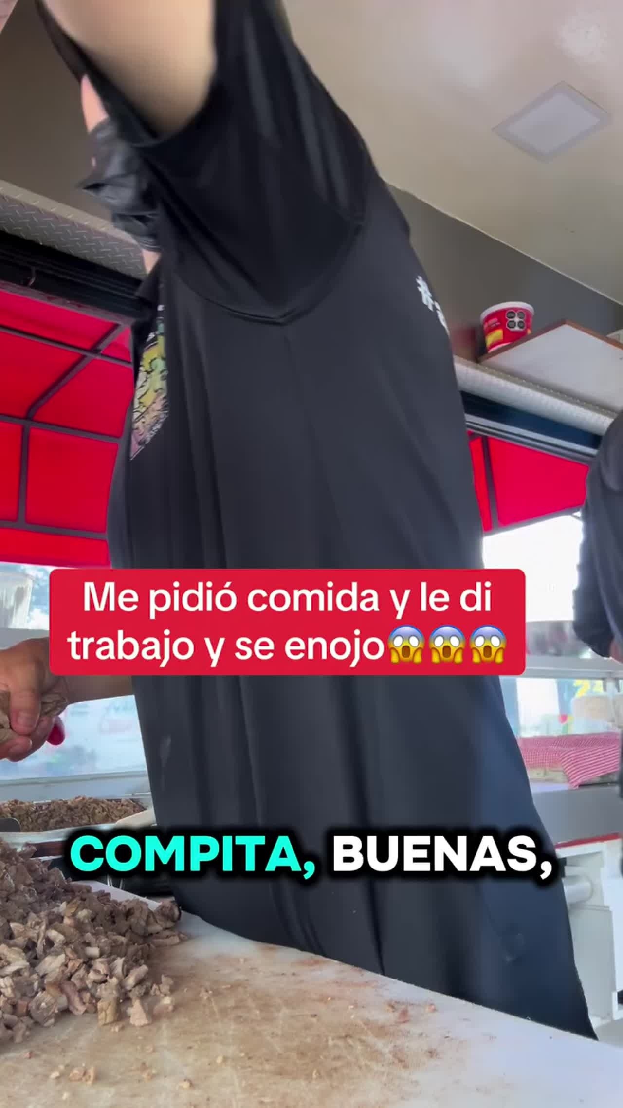 "Te pedí comida, no trabajo": Indigente y taquero se hacen virales tras discusión | VIDEO