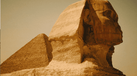 Los geólogos y arqueólogos tradicionales señalan que las anomalías detectadas en los escáneres podrían ser simples formaciones rocosas naturales o cavidades geológicas muy comunes en esa región desértica. CANVA