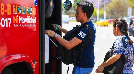 El apoyo al transporte público para estudiantes en Jalisco continúa creciendo con miles de tarjetas activadas. EL INFORMADOR/ARCHIVO