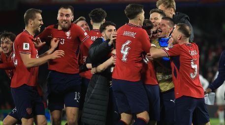 El conjunto dirigido por Miroslav Koubek termina con una dolorosa ausencia de dos décadas en la máxima justa del fútbol. EFE/ M. DIVISEK.