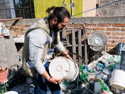 Durante el periodo vacacional, brigadas del programa contra el dengue del OPD Servicios de Salud Jalisco realizarán recorridos casa por casa, principalmente en colonias de riesgo, para invitar a la población a identificar y eliminar criaderos. CORTESÍA