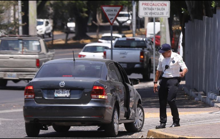 Las autoridades extendieron la fecha para realizar el trámite sin costo alguno, con el objetivo de que todos los vehículos cumplan con la normativa vigente. EL INFORMADOR/ARCHIVO