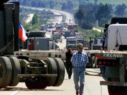 Asociación Nacional de Transportistas anunció un paro nacional carretero en conjunto con campesinos. AFP/ARCHIVO
