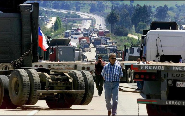 Asociación Nacional de Transportistas anunció un paro nacional carretero en conjunto con campesinos. AFP/ARCHIVO