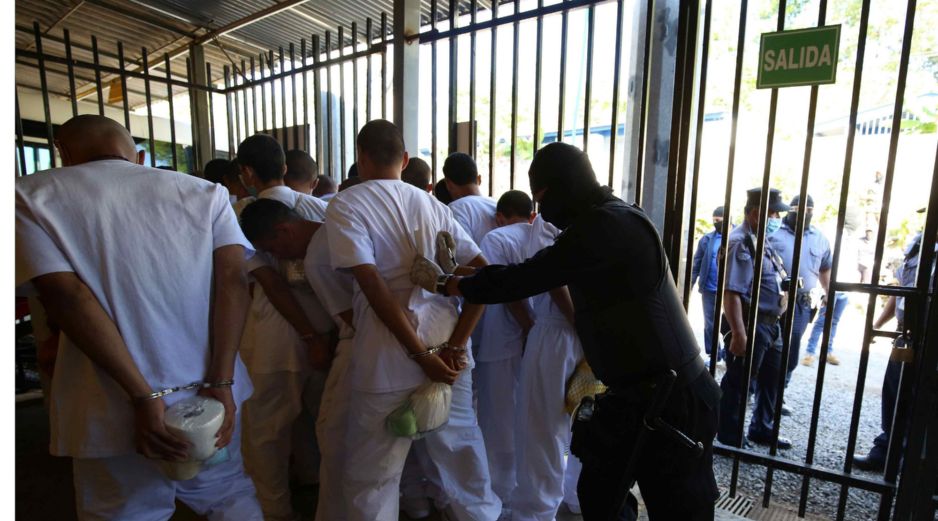 Los cambios constitucionales en El Salvador prevén la cadena perpetua para niños y niñas desde los 12 años. EFE/ARCHIVO