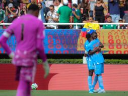 El zaguero central reveló qué fue lo que sintió en el momento en que el balón cruzó la línea de gol. EL INFORMADOR/ A. NAVARRO.