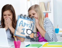 El humor es necesario y refrescante, pero en tiempos de inmediatez digital, una broma inocente puede convertirse rápidamente en una cadena de desinformación global si no prestamos atención. CANVA