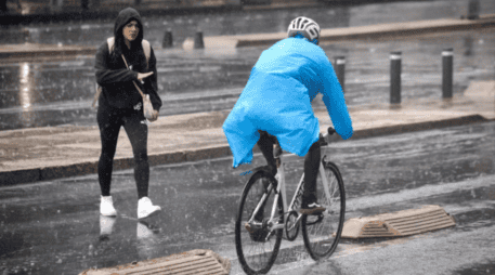 Se define por precipitaciones torrenciales que superan los 70 milímetros por hora, lo que equivale a verter una cantidad masiva de agua en un tiempo récord. SUN / ARCHIVO