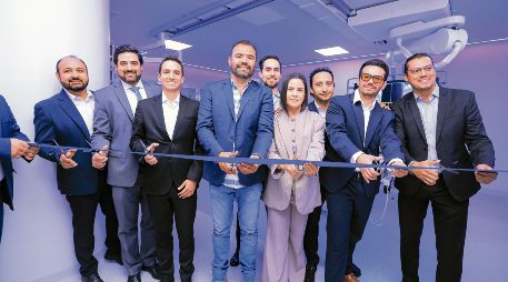 Inauguración. Juan Luis Vargas, Rodrigo Fernández,  Omar Silerio, Gerardo Quirino, Gastón Rodríguez, Gabriela Acosta, Salvador Bucio, Ricardo Acosta y Joel Amaya. EL INFORMADOR/J. Acosta