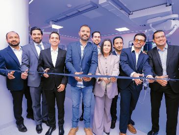 Inauguración. Juan Luis Vargas, Rodrigo Fernández,  Omar Silerio, Gerardo Quirino, Gastón Rodríguez, Gabriela Acosta, Salvador Bucio, Ricardo Acosta y Joel Amaya. EL INFORMADOR/J. Acosta