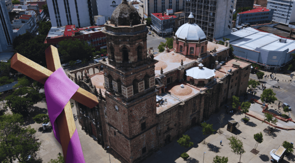 Esta Semana Santa, durante el Jueves Santo, el Centro Histórico de Guadalajara cobra vida con la tradicional visita a los siete templos. EL INFORMADOR / ARCHIVO