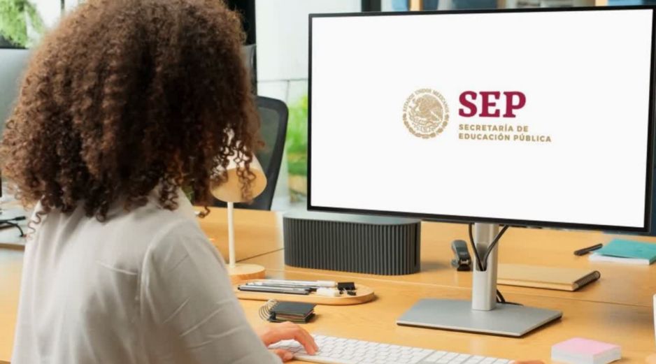 De acuerdo con la institución, estos trámites pueden gestionarse completamente en línea a través del portal oficial, sin necesidad de acudir a oficinas, lo que representa un avance en la simplificación administrativa y la eliminación de intermediarios. ESPECIAL/SEP