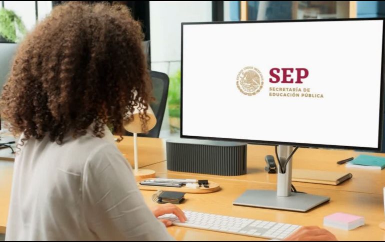 De acuerdo con la institución, estos trámites pueden gestionarse completamente en línea a través del portal oficial, sin necesidad de acudir a oficinas, lo que representa un avance en la simplificación administrativa y la eliminación de intermediarios. ESPECIAL/SEP