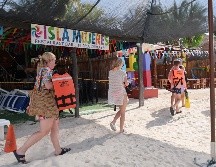 En Cozumel esperan recibir alrededor de 21 mil personas diariamente vía marítima. EFE/A. Cupul