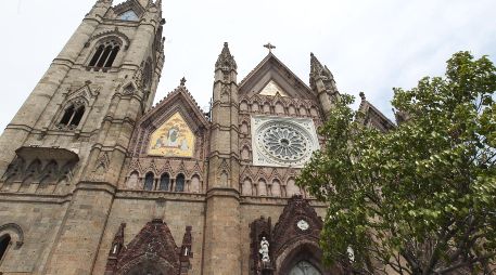 Esta tradición ha pasado a formar parte del turismo religioso, pues los creyentes que acuden a realizar esta actividad, recorren siete iglesias diferentes, que pueden ser dentro de un mismo barrio u otros municipios. Algunos incluso deciden hacer la visita de los monumentos en otros estados. EL INFORMADOR/ARCHIVO